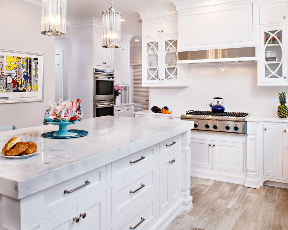 Small Painted White Traditional Kitchen