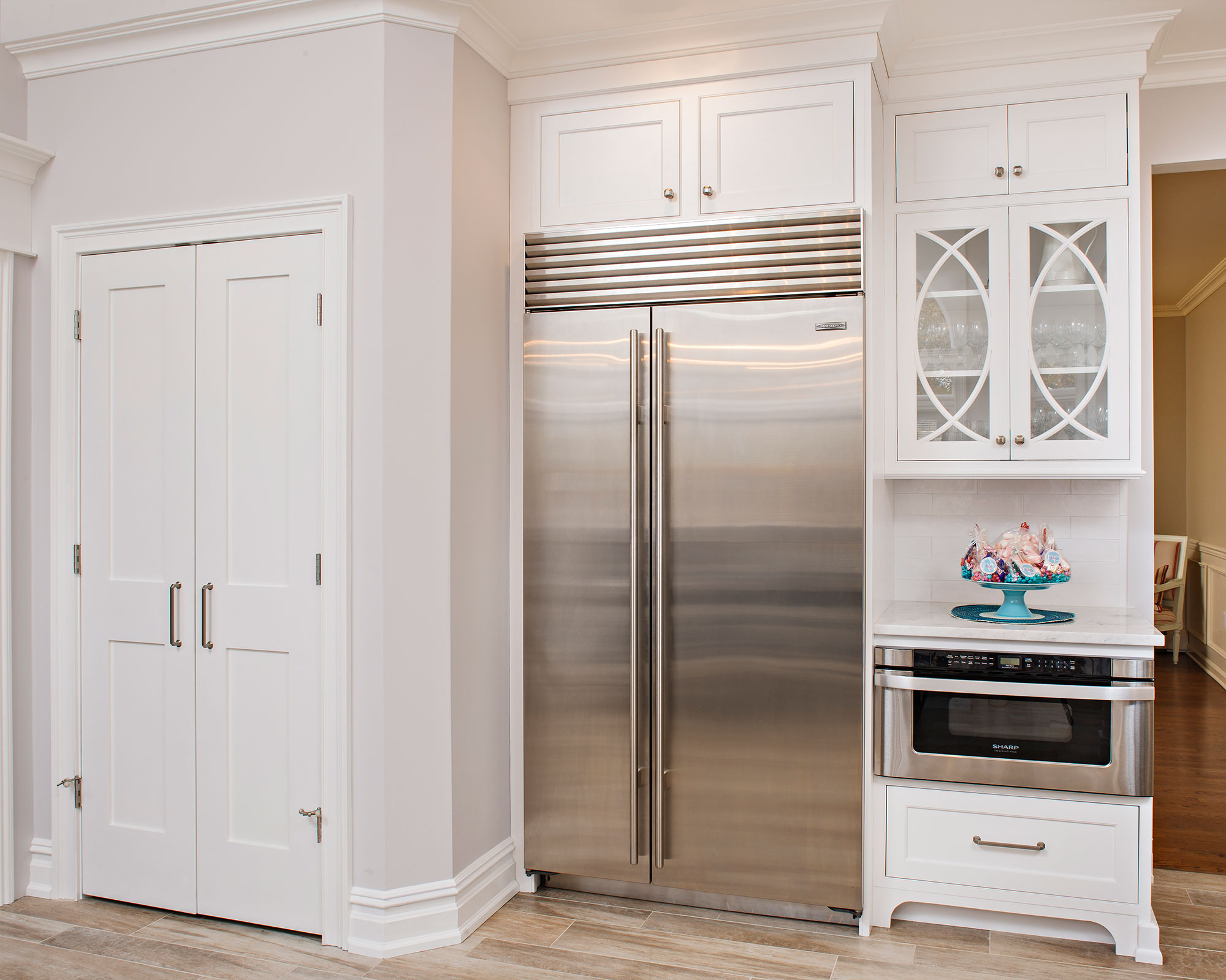 Small Painted White Traditional Kitchen - Crystal Cabinets