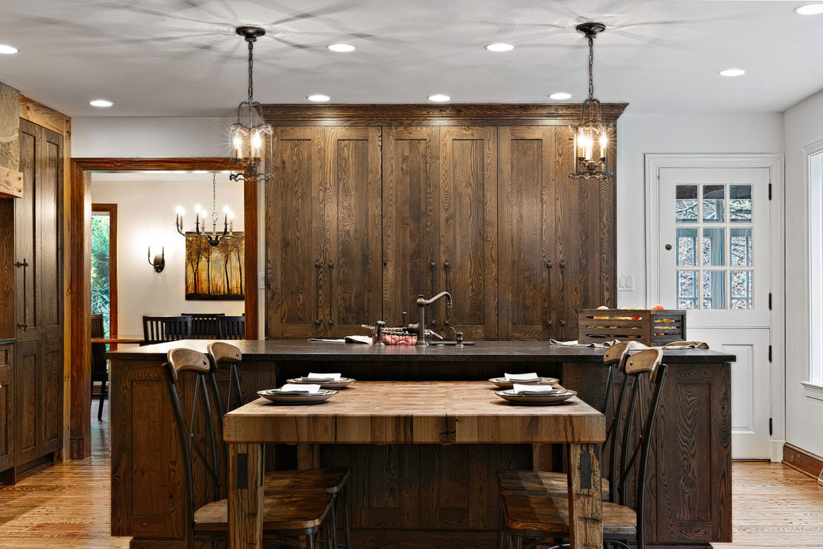 Transitional Rustic Oak Ranch Style Kitchen