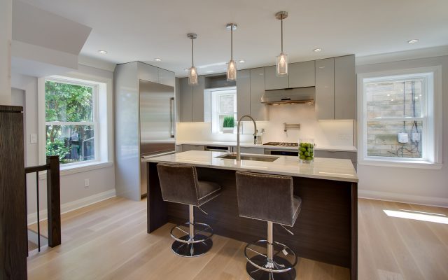 Casual Upscale Gourmet Kitchen - Crystal Cabinets